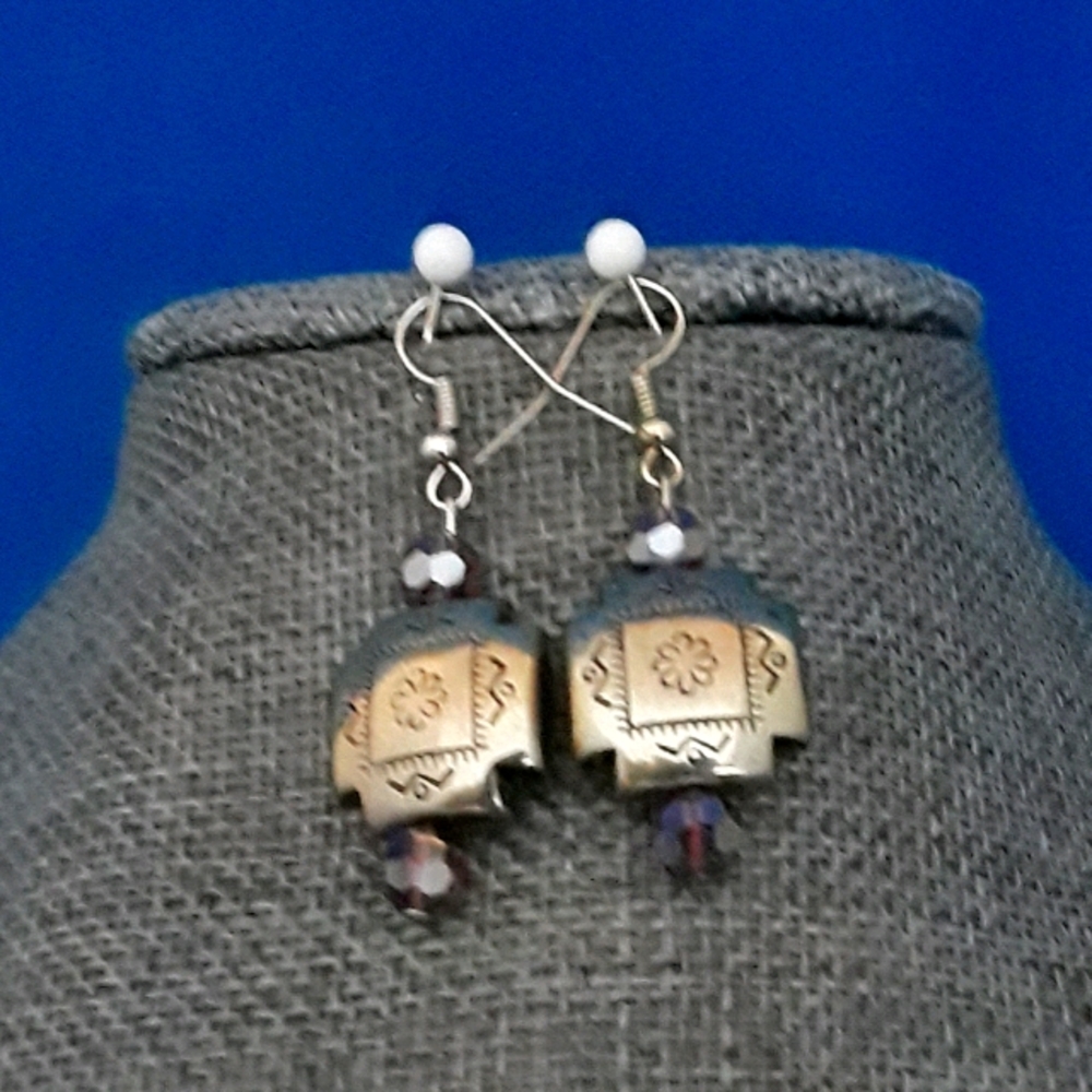 Handmade alloyed metal earrings